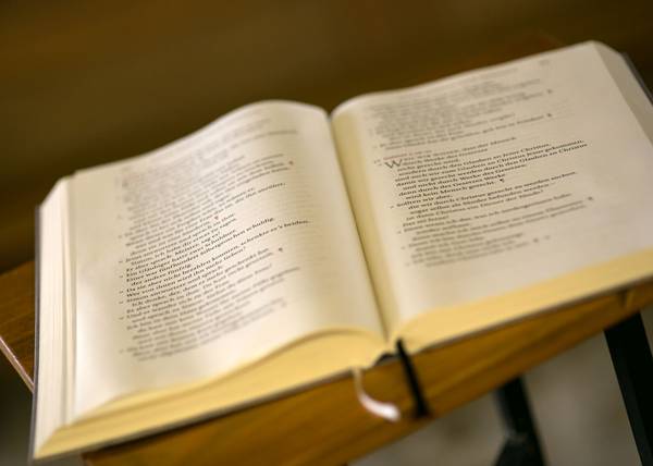 aufgeschlagene Bibel